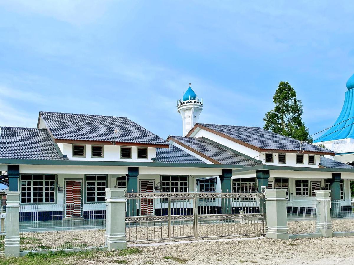 Nazza Homestay Besut With Pool Near Jetty To Perhentian Kampung Raja Exterior foto